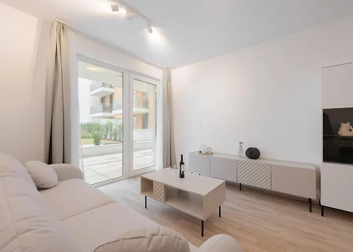 Urban Bloom Retreat - Free Parking Apartment