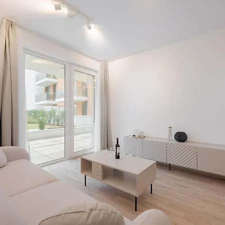 Urban Bloom Retreat - Free Parking דירה